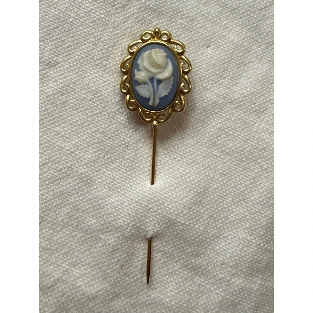 Monet Vintage Gold Tone Blue White Rose‎ Cameo Stick Pin Brooch Floral Jewelry